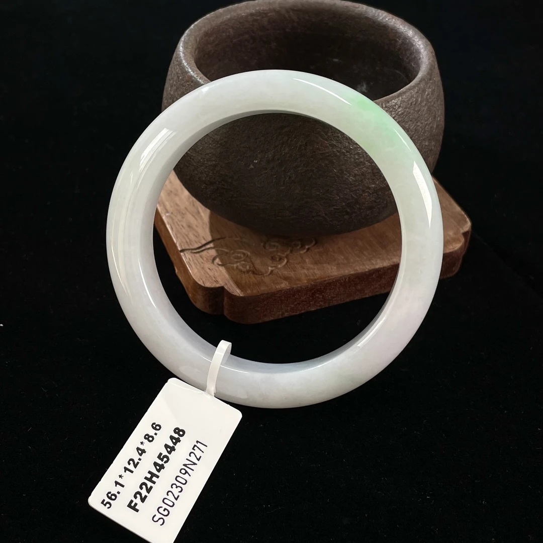 天然翡翠手镯 56.1