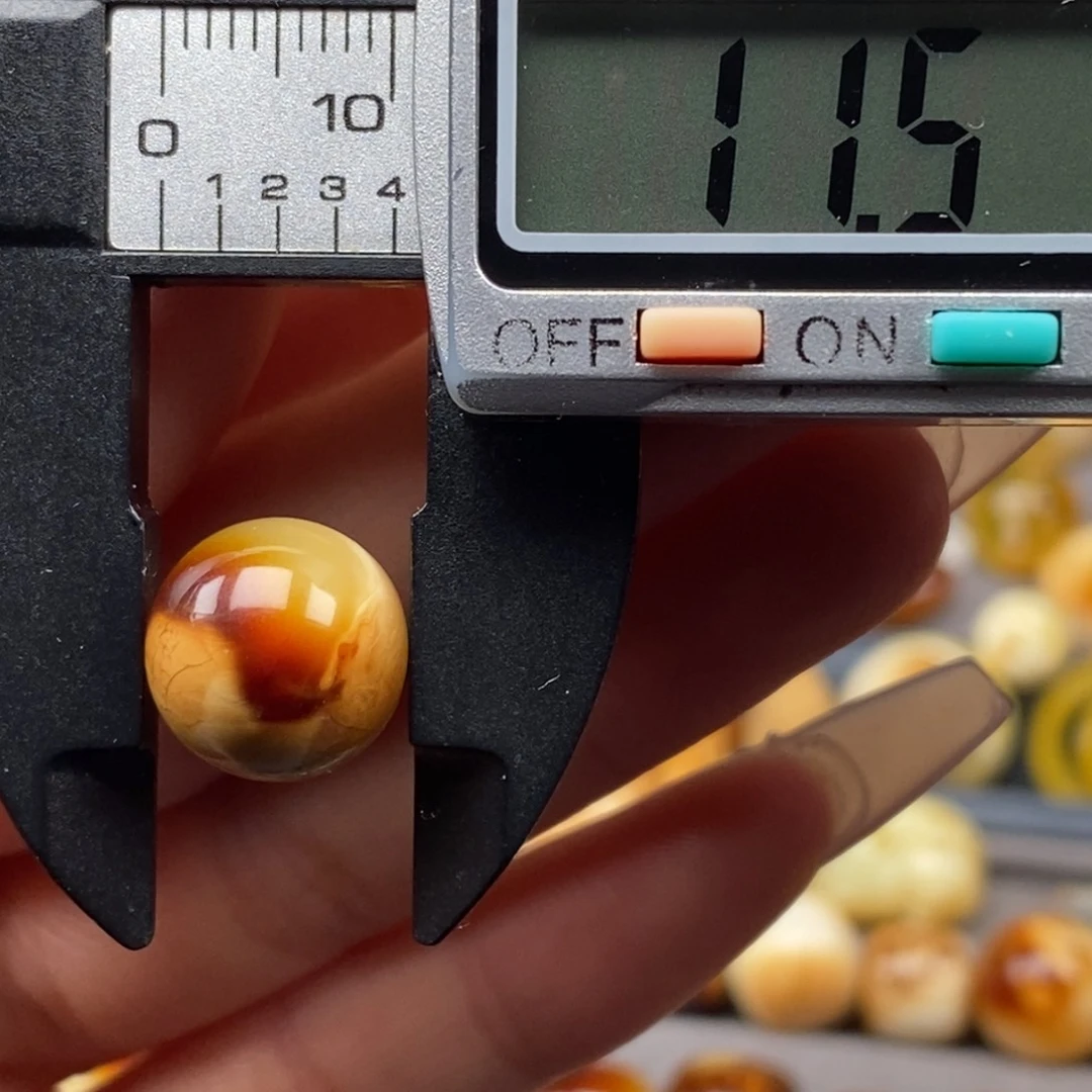 琥珀未镶嵌耳饰圆珠