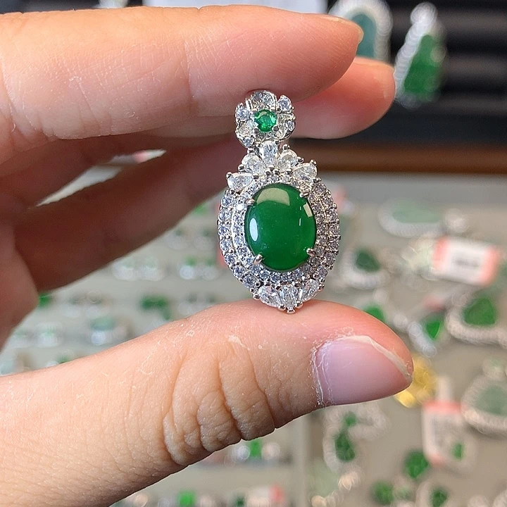 翡翠未镶嵌颈饰吊坠