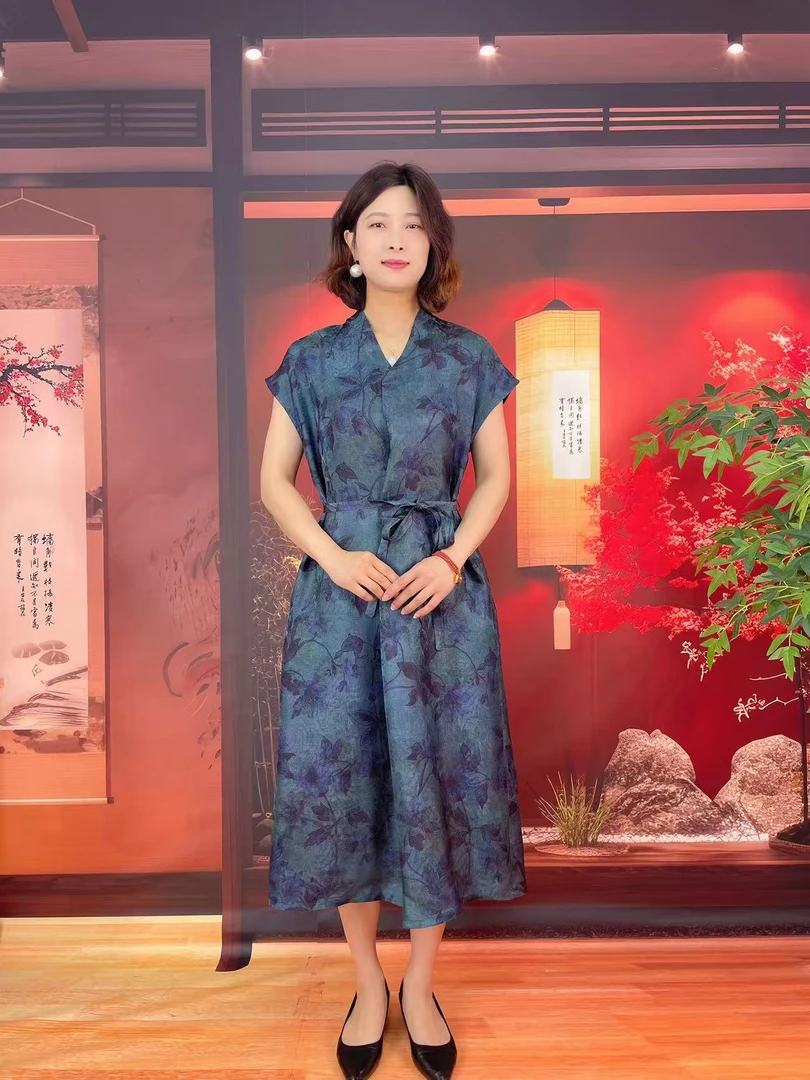 气质优雅妈妈装中长款连衣裙小飞袖显瘦大气夏季香云纱提花花萝