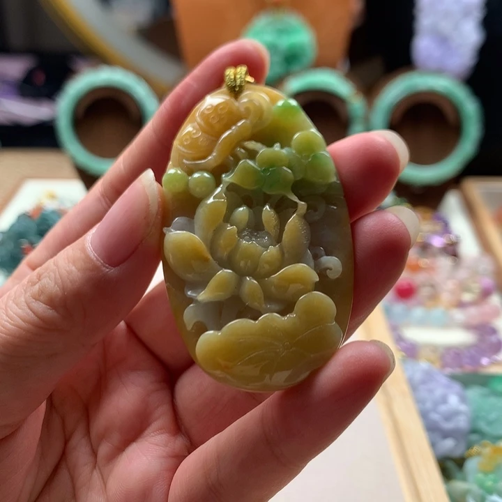 翡翠未镶嵌颈饰吊坠