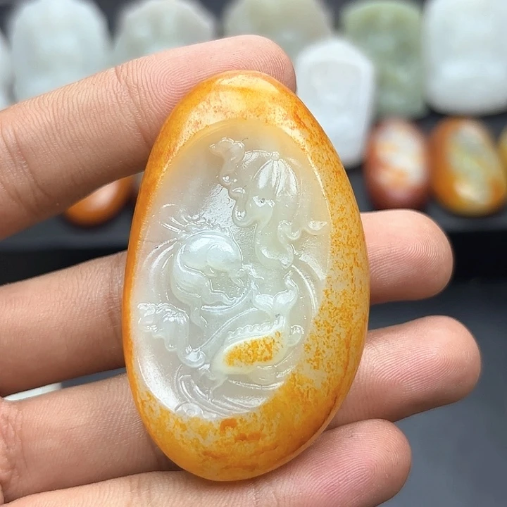 多***多颈饰未镶嵌和田玉