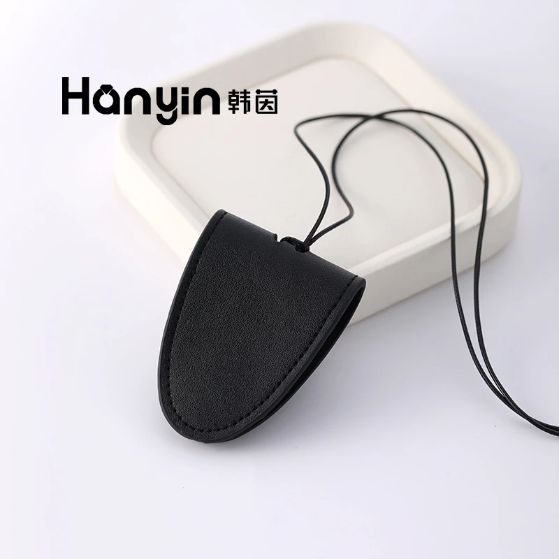 非金属皮质项链 原创设计黑色三角眼镜夹项链秋冬长款毛衣链