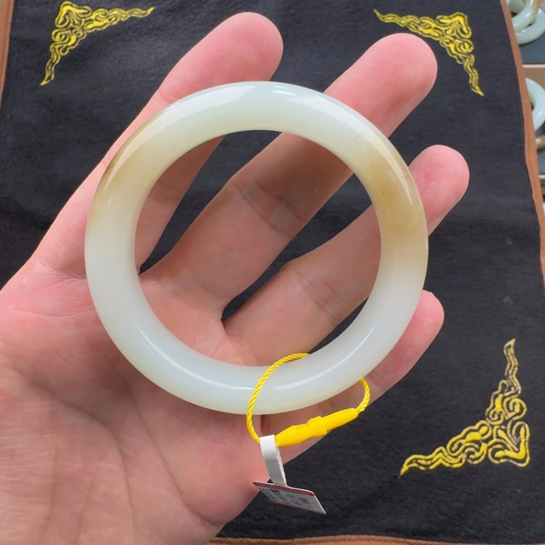 和田玉未镶嵌手镯8