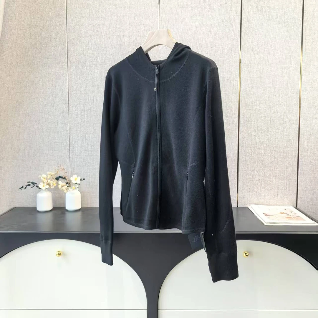 61013修身腰线精纺美丽诺羊毛连帽衫