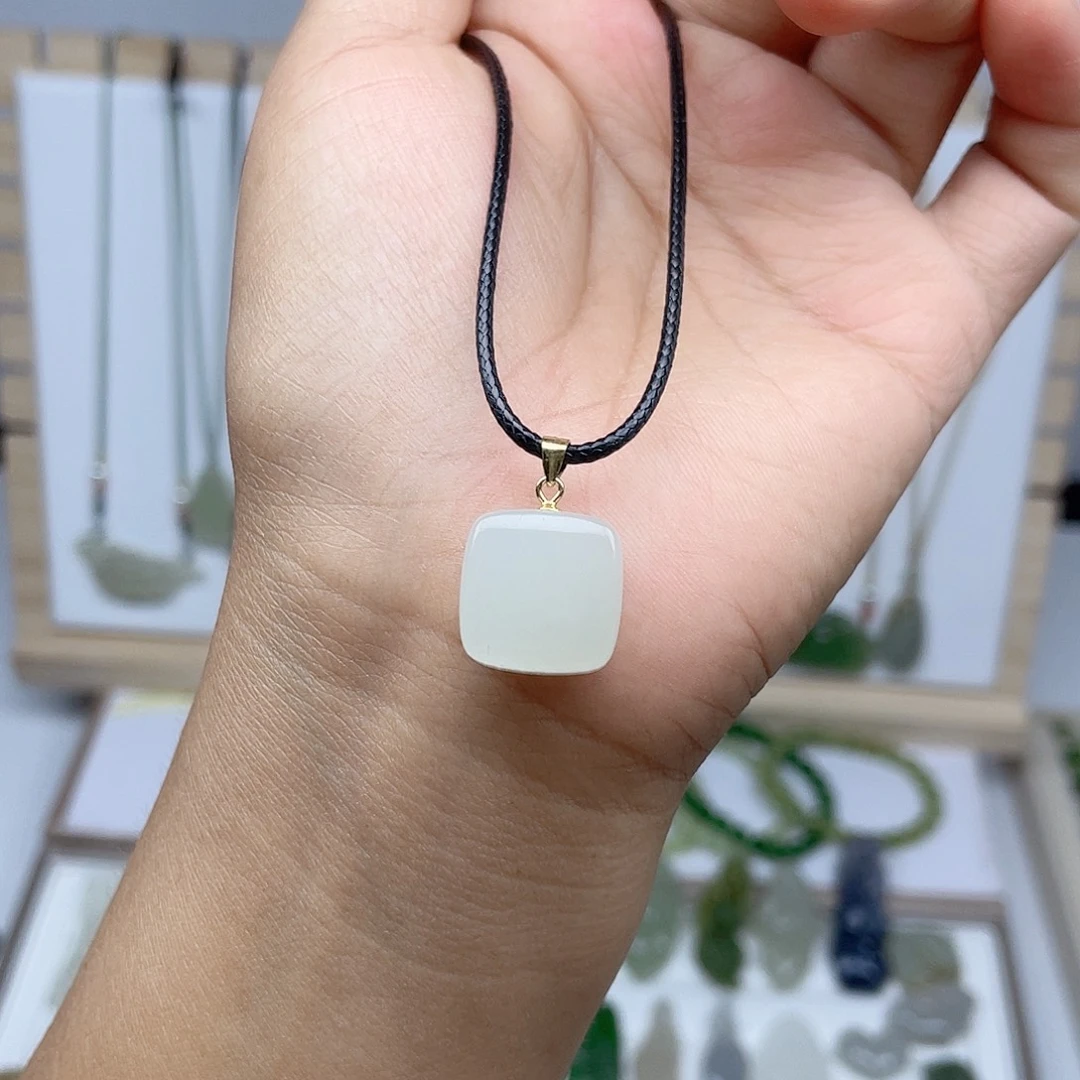 颈饰银S925镶嵌和田玉