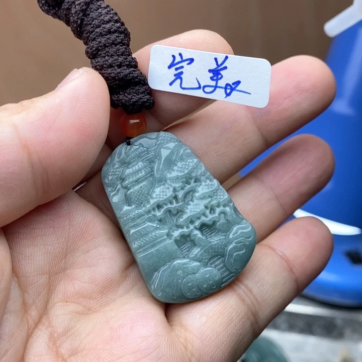 翡翠颈饰未镶嵌好