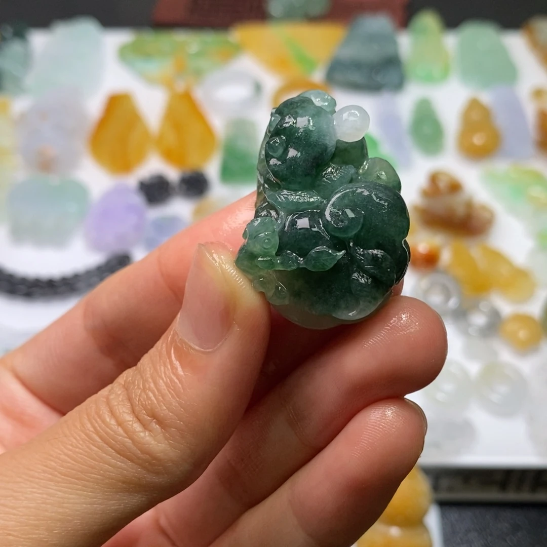 定制翡翠未镶嵌吊坠