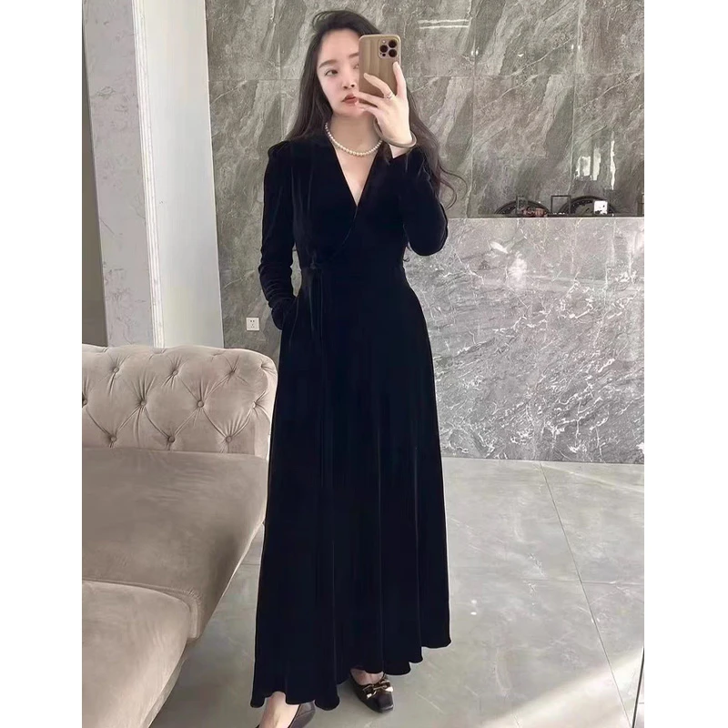 设计师品牌气质名媛丝绒长裙修身收腰显瘦法式高端轻奢黑色连衣裙