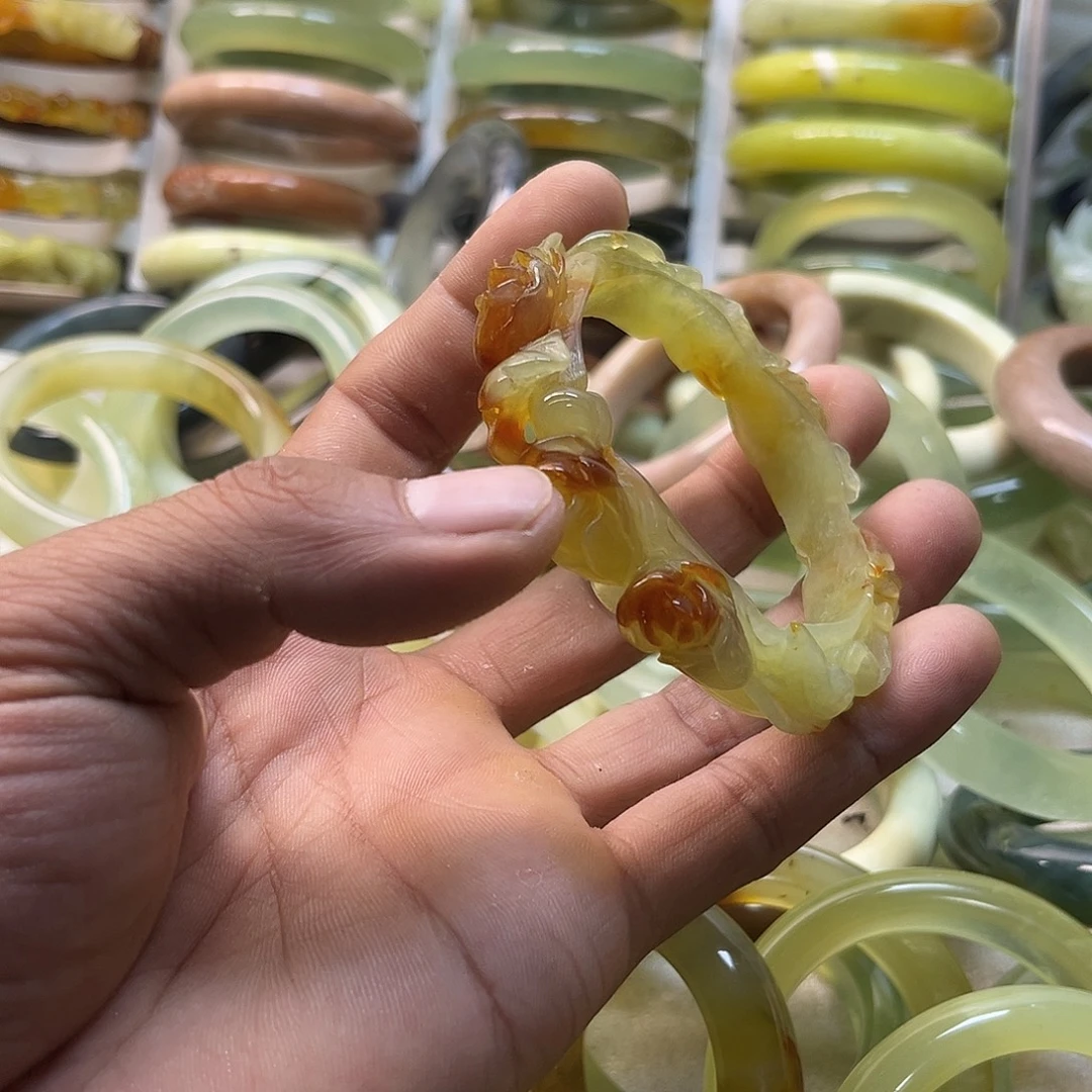 蛇纹石玉未镶嵌手镯