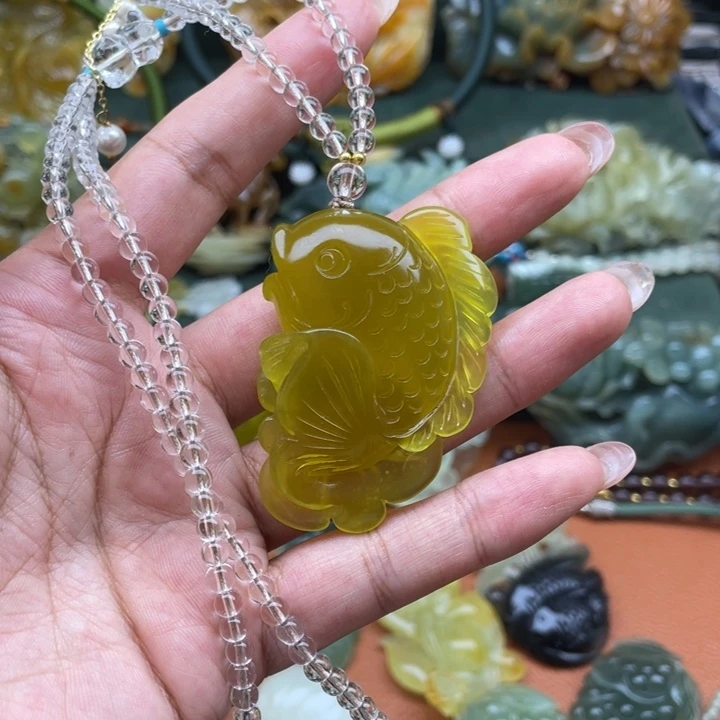 蛇纹石玉未镶嵌颈饰