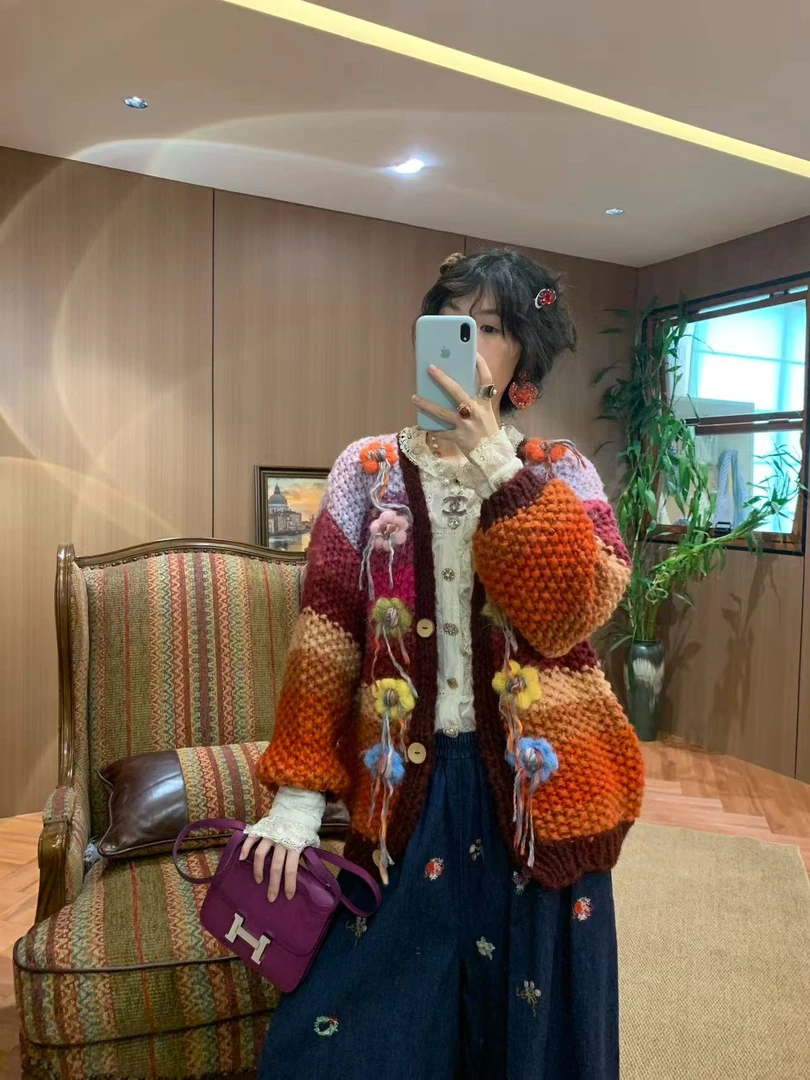 In a Chou 柿柿如意 手工钩花撞色慵懒风百搭毛针织衫