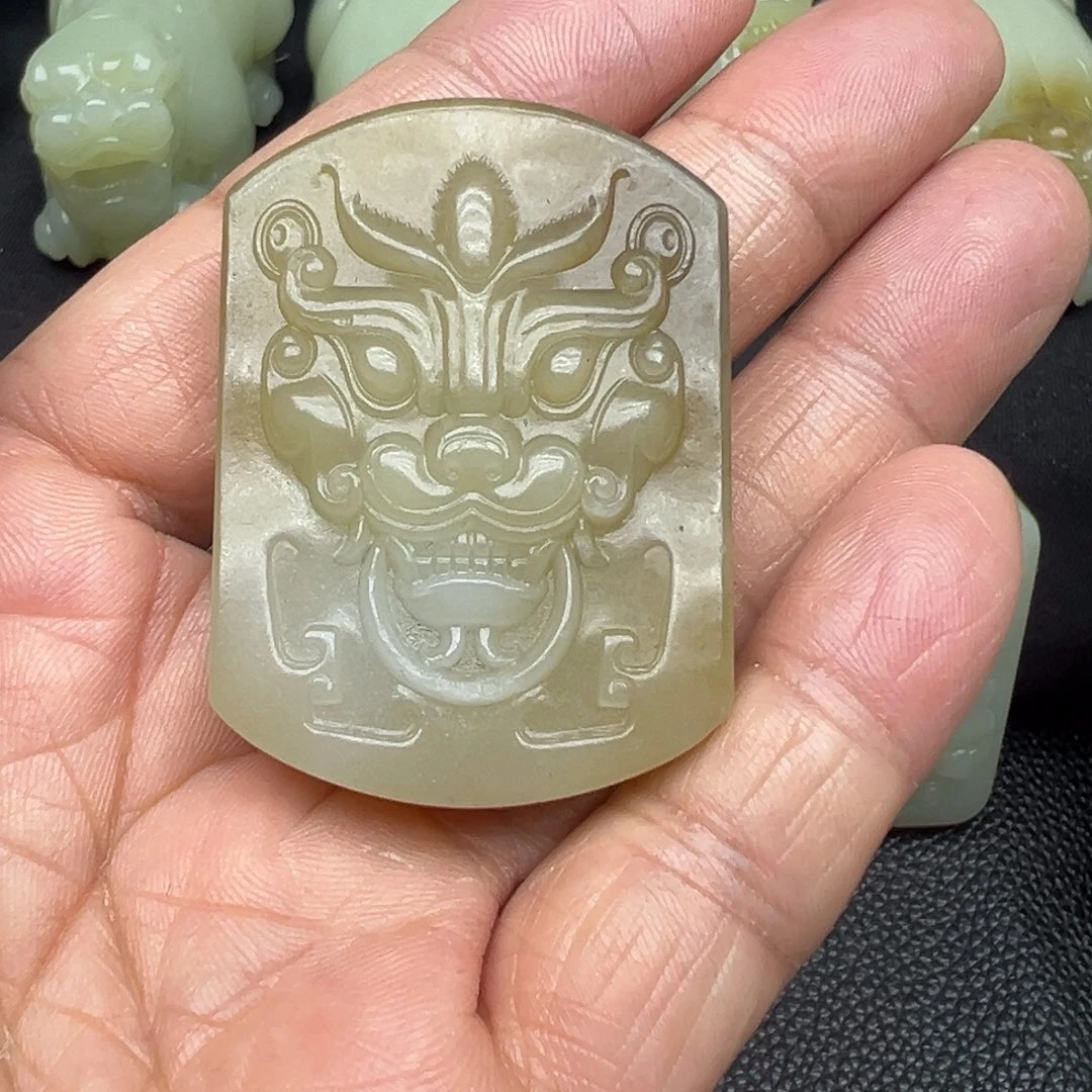 和田玉（糖玉）未镶嵌颈饰