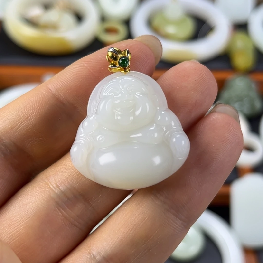颈饰18K金镶嵌和田玉30
