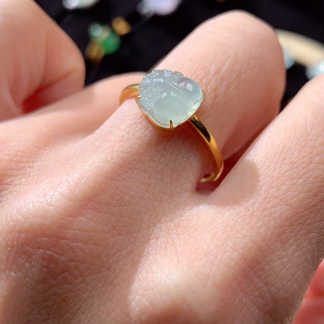 翡翠颈饰18K金镶嵌翡翠