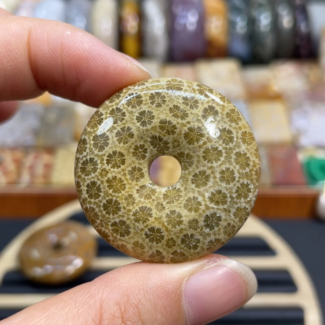 硅化玉未镶嵌颈饰k20