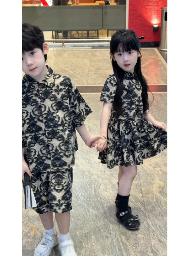【兄妹款】3D青花瓷中大童夏季轻奢度假风薄款男女童短袖套装舒适潮