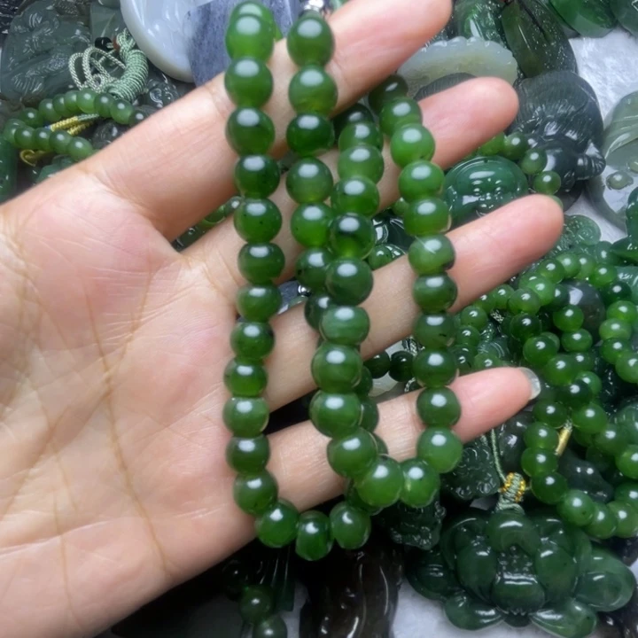 百***合和田玉未镶嵌颈饰