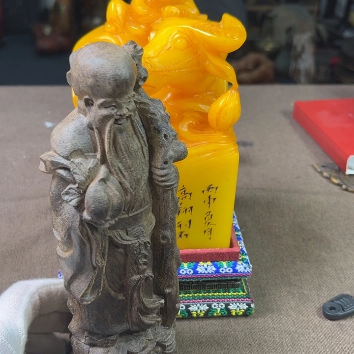 精品摆件工艺品等