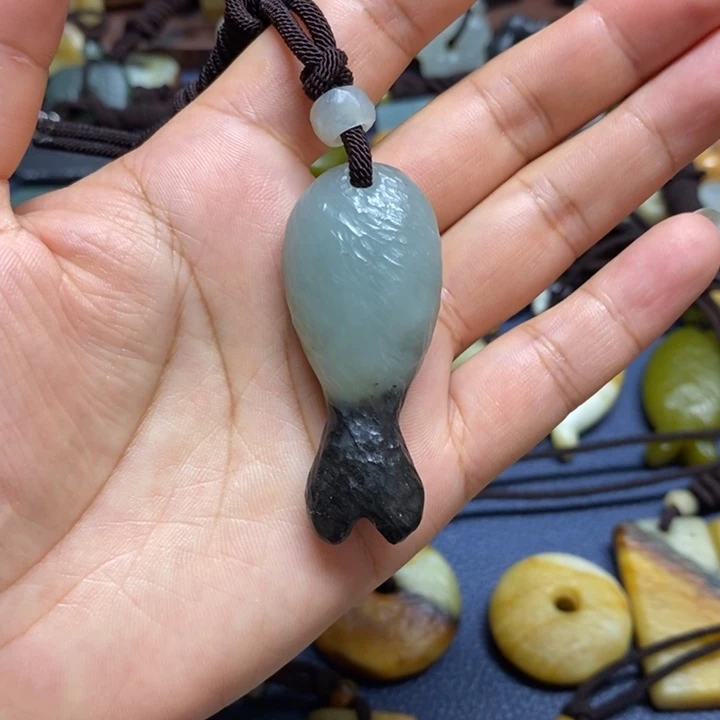 未镶嵌蛇纹石玉颈饰