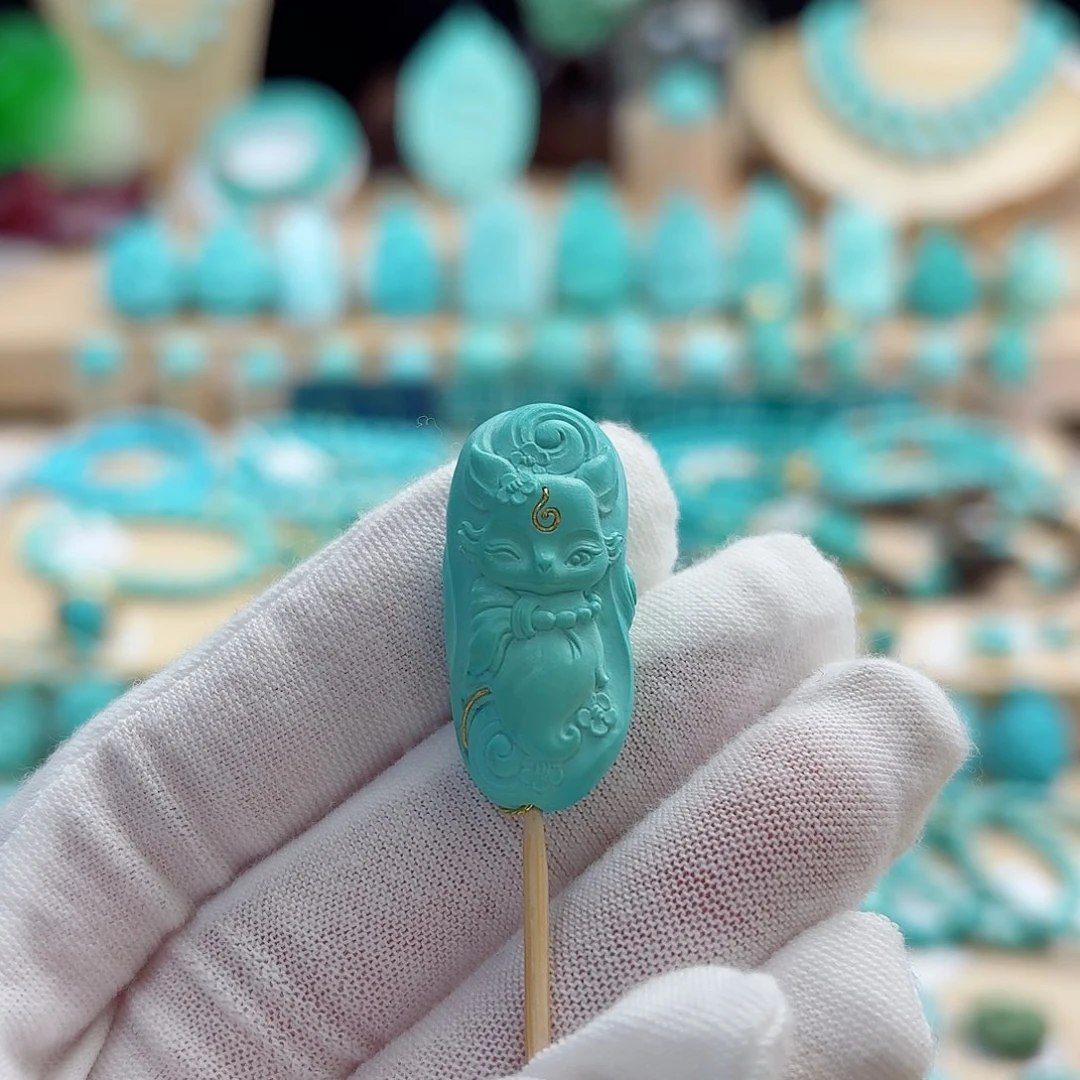 绿松石未镶嵌珠宝奇石