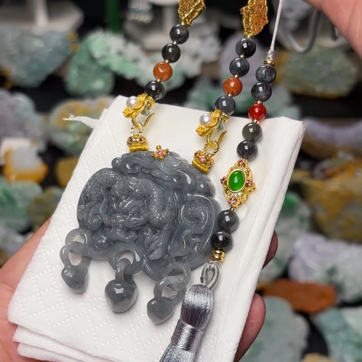 翡翠未镶嵌颈饰吊坠