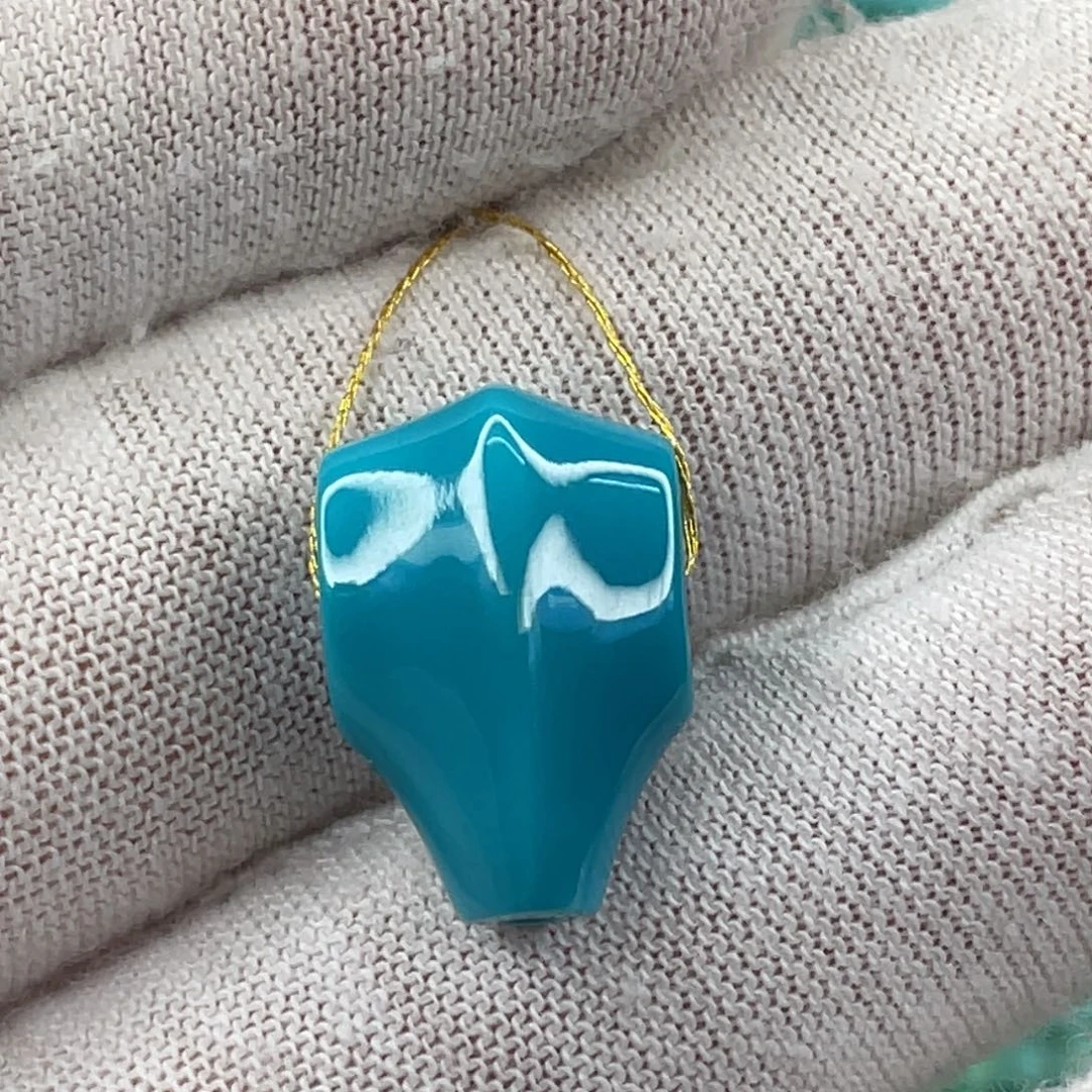 绿松石未镶嵌挂件