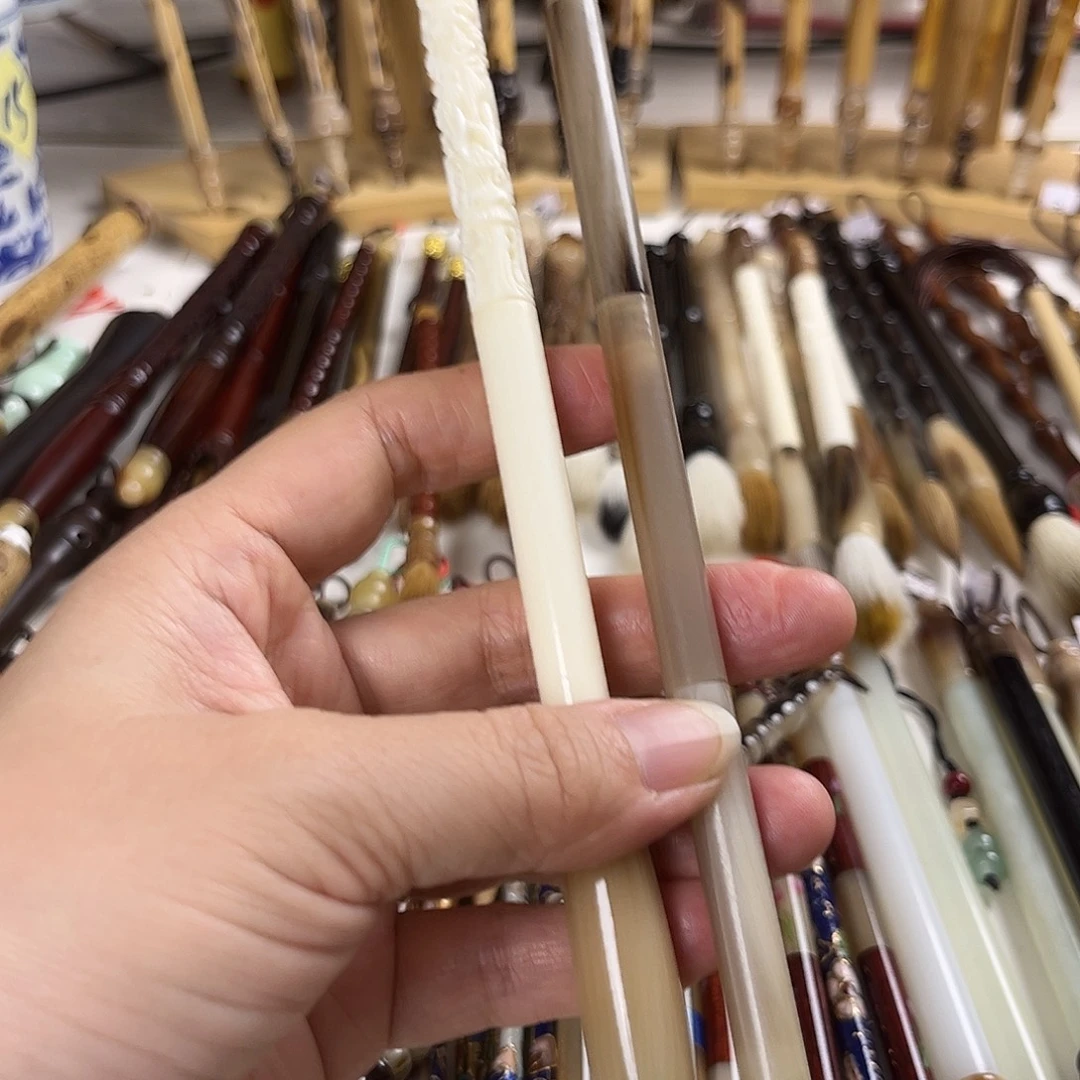 牛角斗和冠驼骨雪狐1支3.0左右全牛角杆纯羊小楷一支