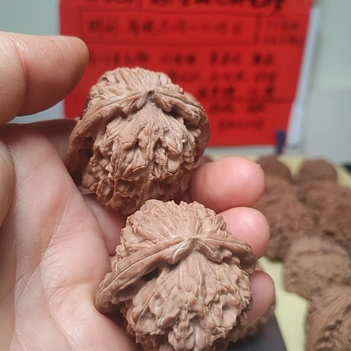 文玩核桃把件40的全品白狮子