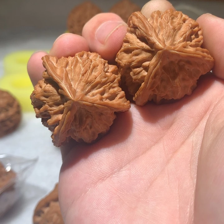 把件文玩核桃黑****天39全品盘山三棱