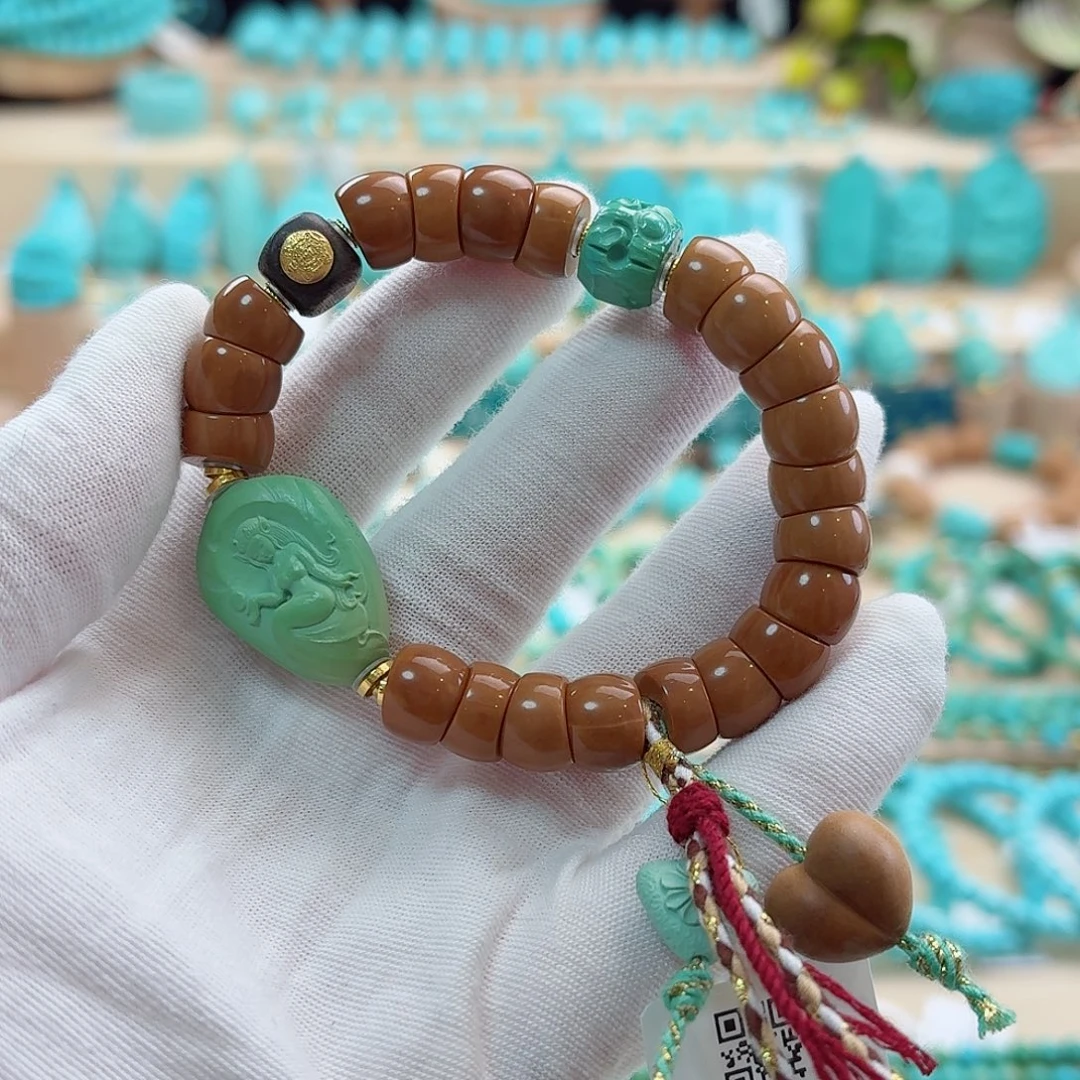 绿松石18K金镶嵌珠宝奇石