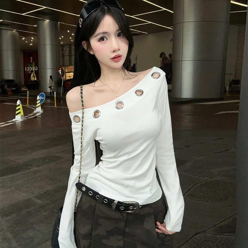一字领上衣女2025新款设计感辣妹性感风镂空露肩t恤打底衫工装裤