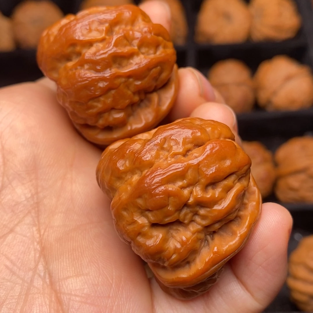 文玩核桃把件秦岭野生核桃