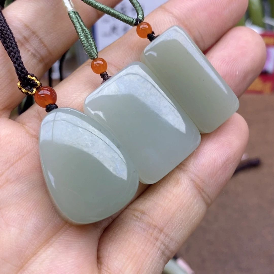 和田玉未镶嵌吊坠(不含链)