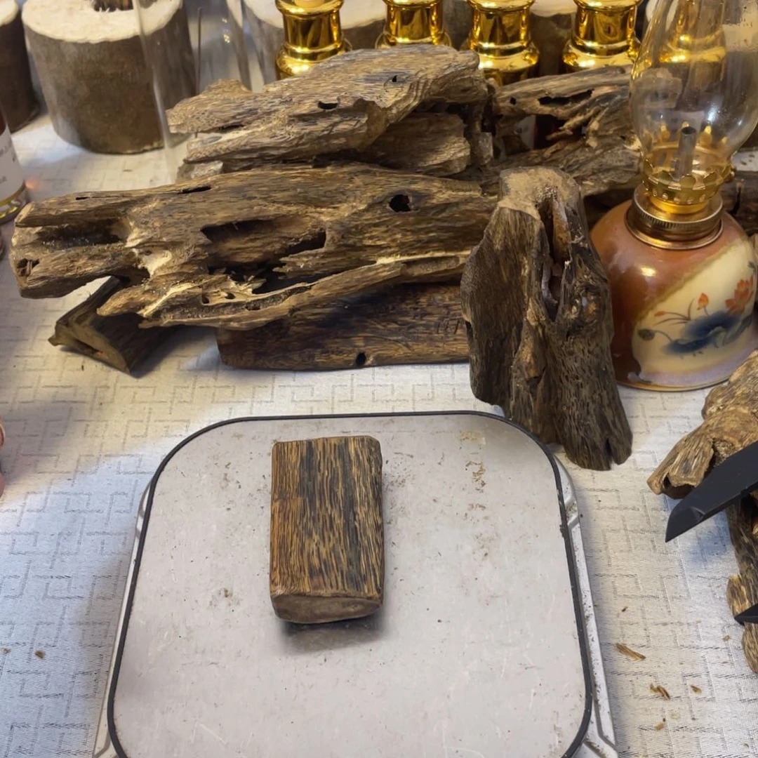 沉香沉香碎屑树牌