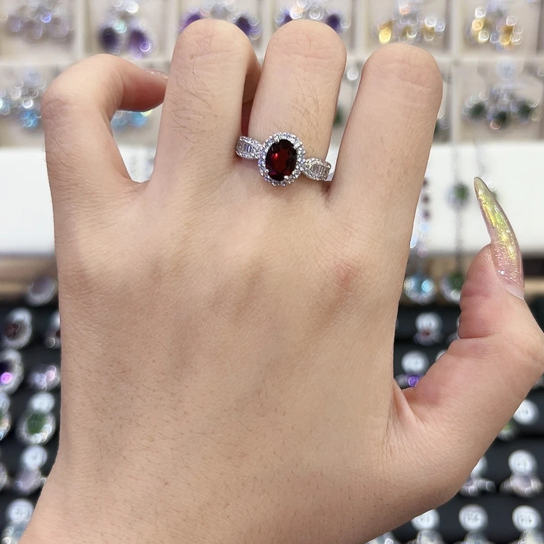 银S925镶嵌石榴石戒指
