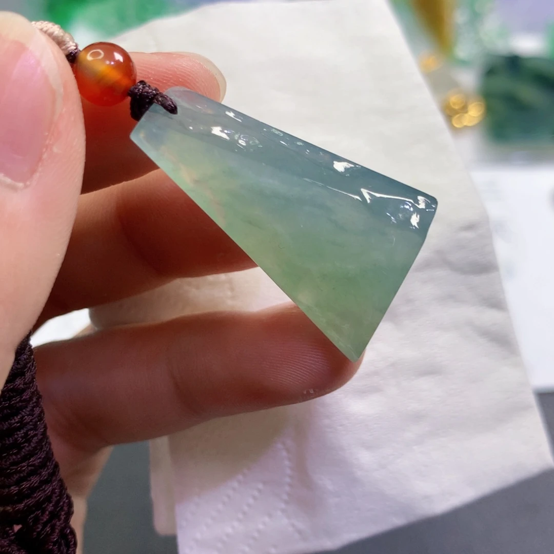 【闪购商品】翡翠吊坠(不含链)未镶嵌