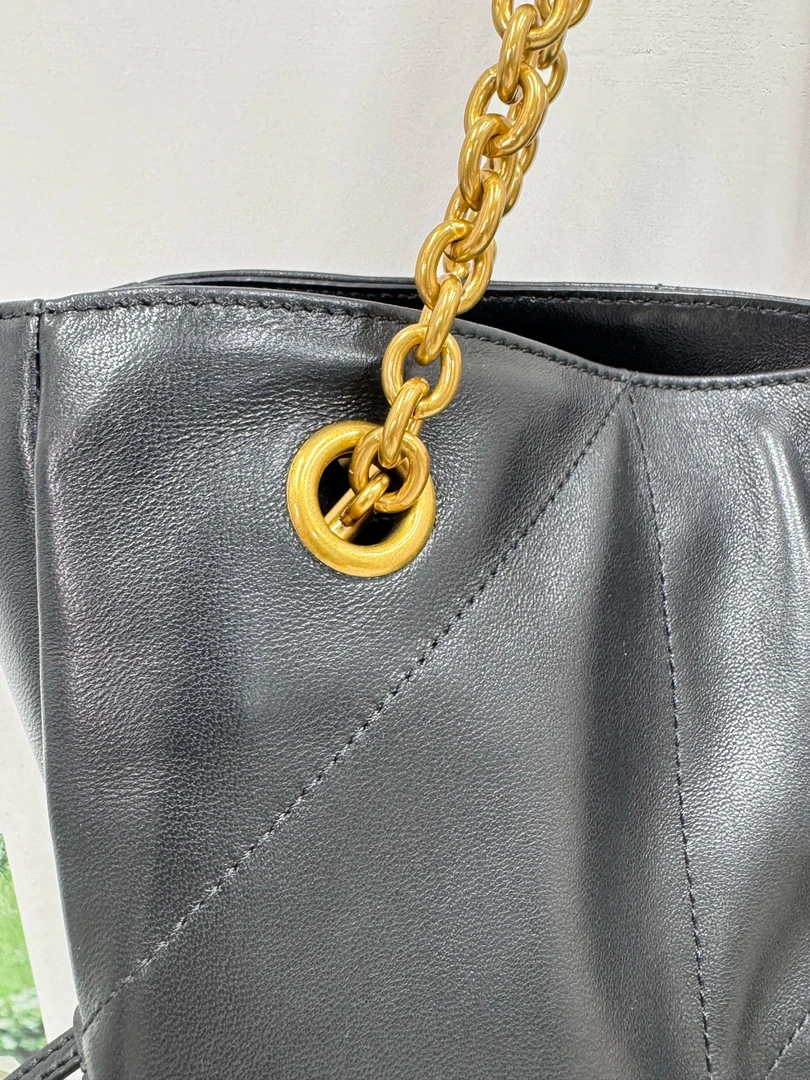 通勤简约风单肩包百搭腋下肩包休闲经典原厂进口羊皮水桶包35/27