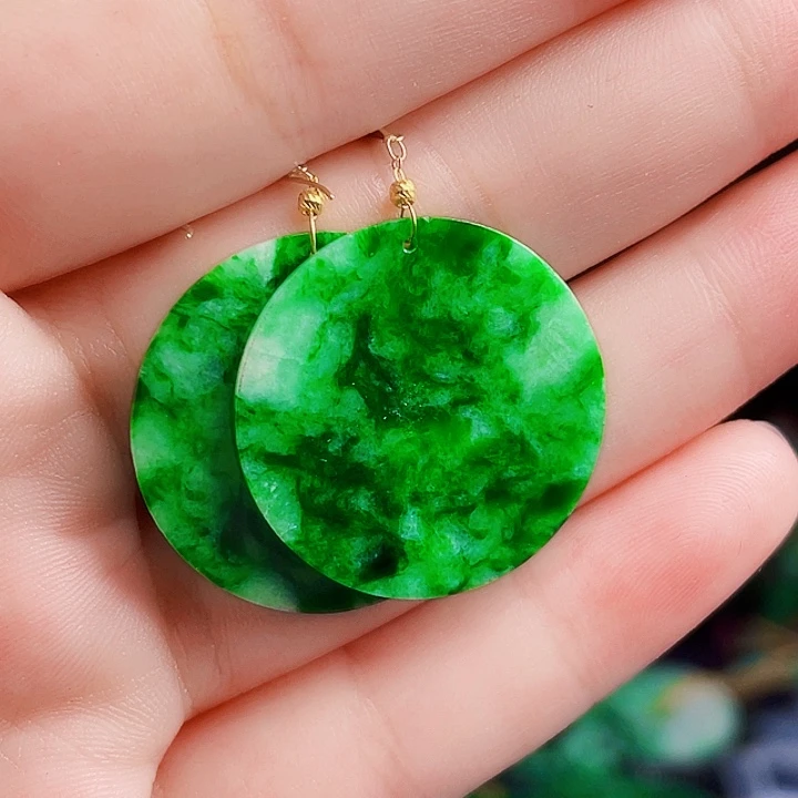 翡翠18K金镶嵌颈饰多样性