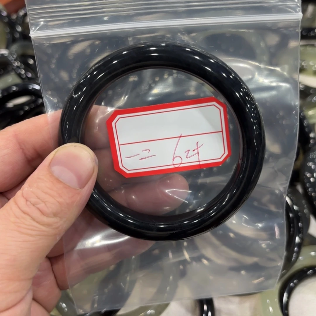 蛇纹石玉手镯未镶嵌《****?