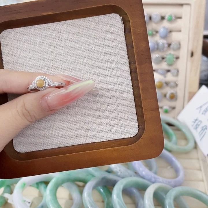 翡翠未镶嵌颈饰天然翡翠Ａ货