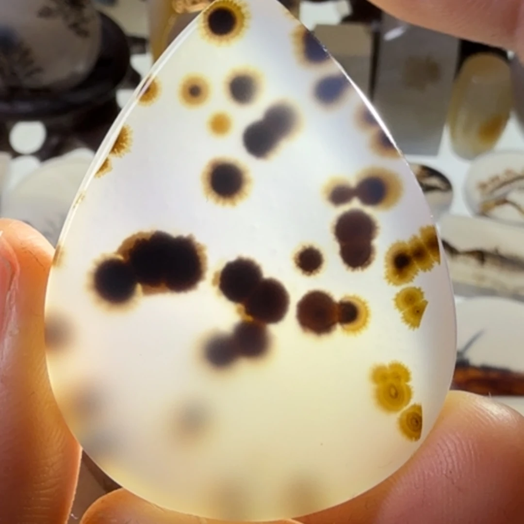 玛瑙/玉髓未镶嵌珠宝半成品