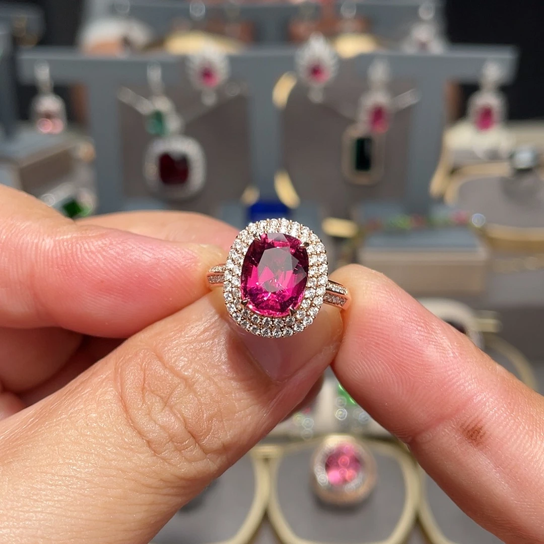 18K金镶嵌戒指碧玺3.68ct