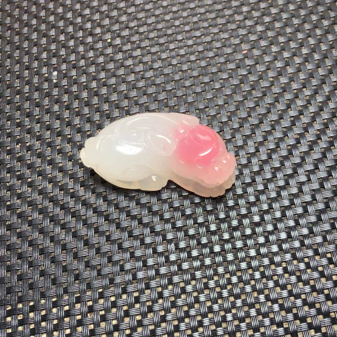 秦****）新疆戈壁石五彩石