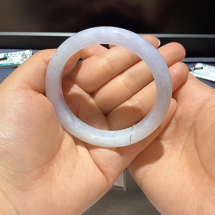 翡翠手镯未镶嵌翡翠手镯