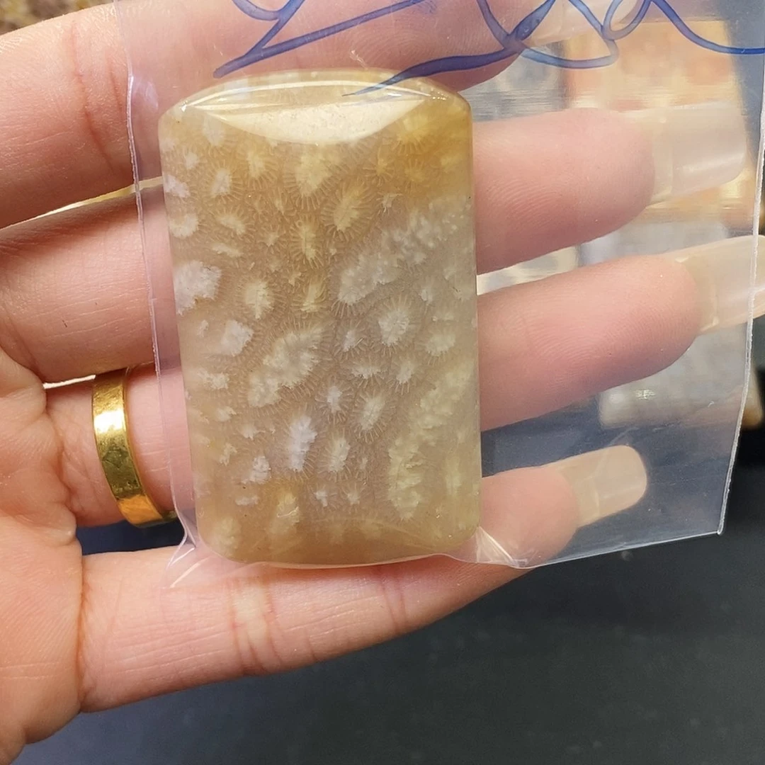 硅化玉颈饰合金豆***