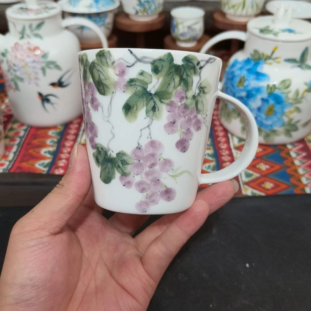 摆件景德镇手工手绘高温瓷器