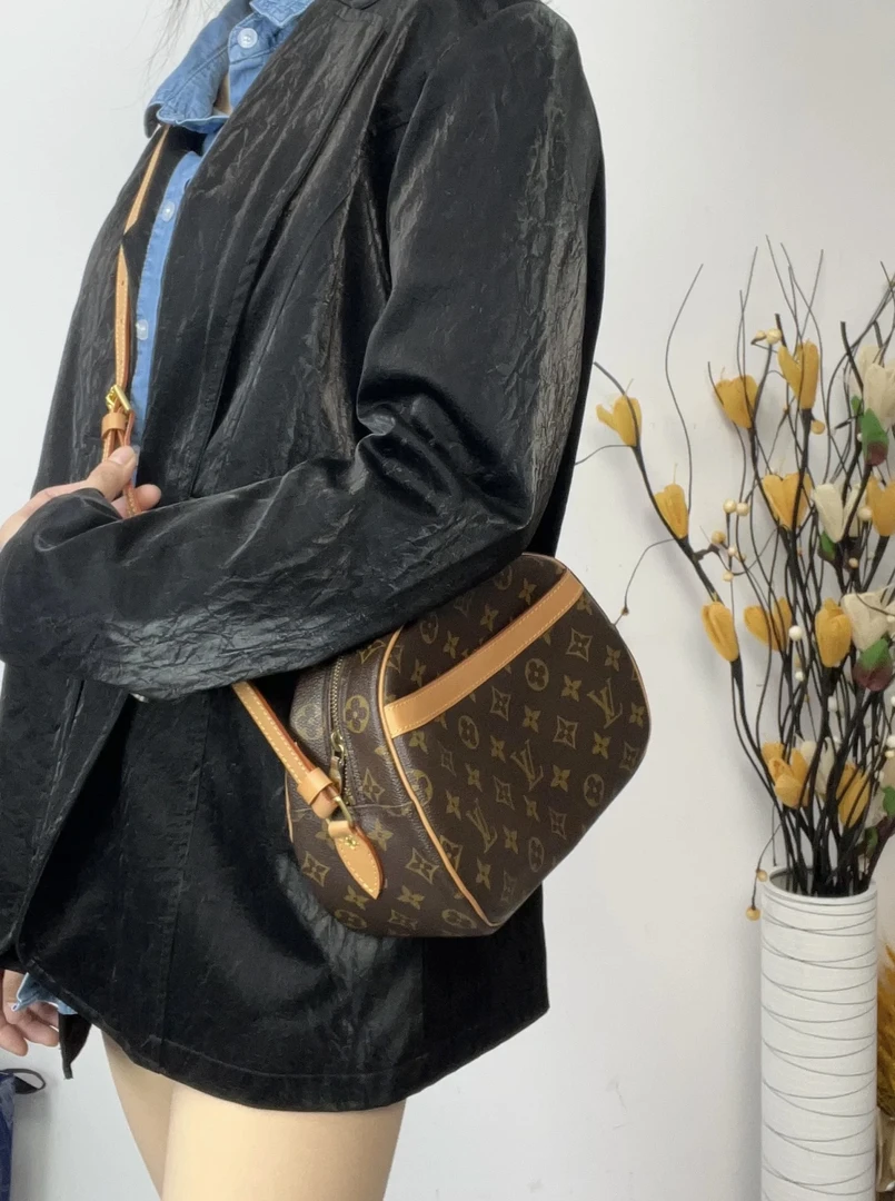 95新 LouisVuitton/路易威登 修复品LV老花苹果邮差斜挎包