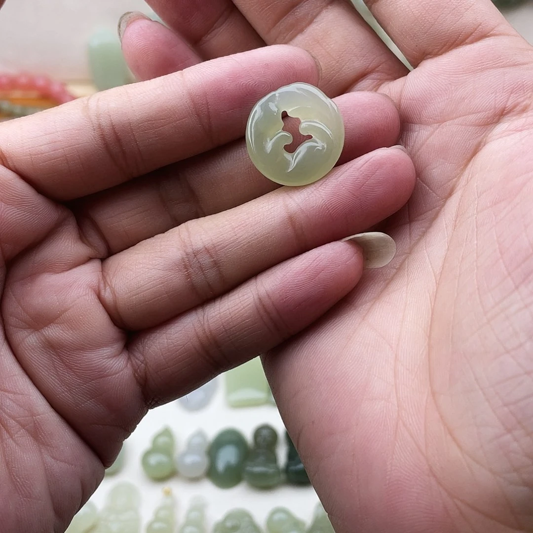 和田玉未镶嵌吊坠(不含链)