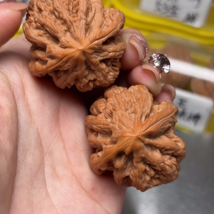 文玩核桃吊坠42-32627-02